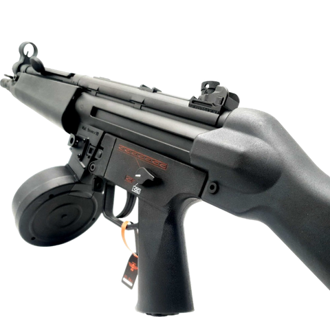 Black MP5 orby gun with 7.4v rechargeable battery and high-performance drum magazine.